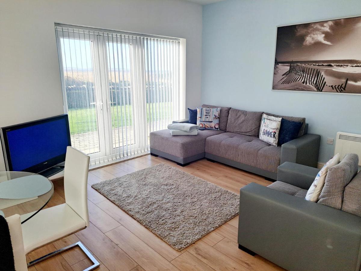 Coastal Apartment With Beach On Your Doorstep! Llanelli Exterior photo